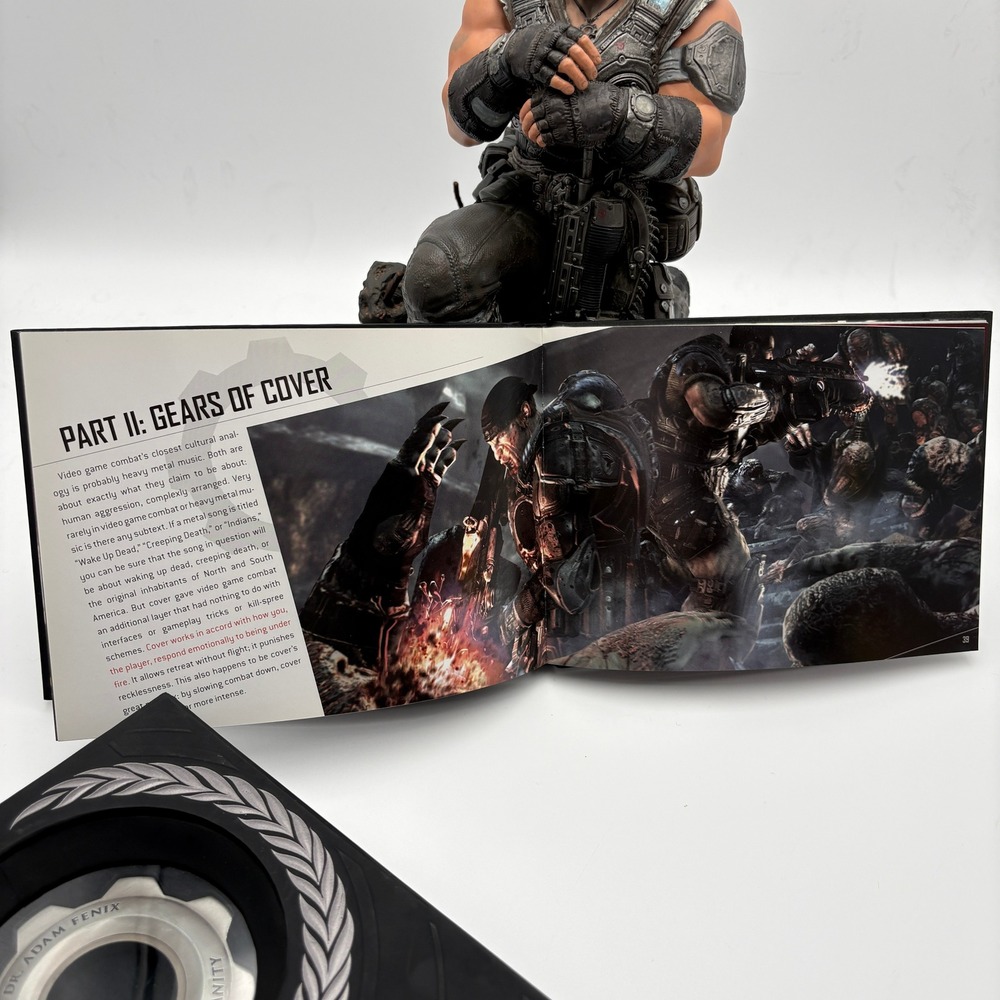 Gears of War 3 Epic Edition Xbox 360 Game, Marcus Fenix Statue, Medal, Book 2011 - Picture 6 of 16